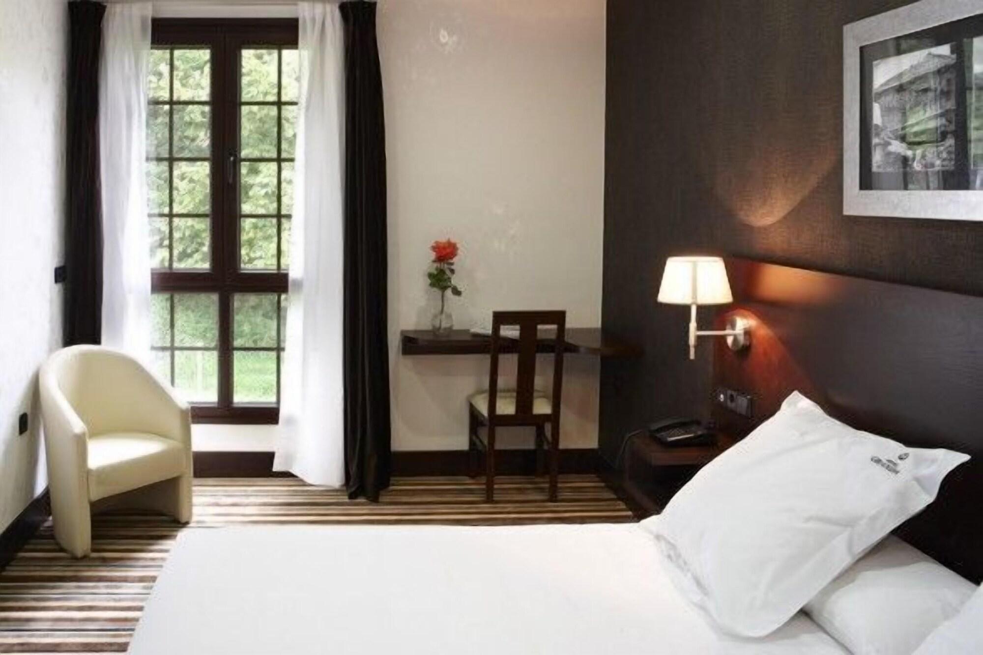 Hotel Granda Cangas de Onís Quarto foto